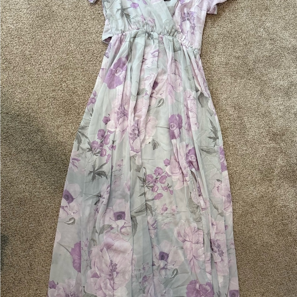 Elegant Floral Maxi Dress in Lavender and Gray